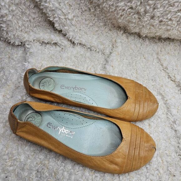 Everybody by BZ Moda Tan‎ Leather Low Block Heel sz 39 - Picture 2 of 7